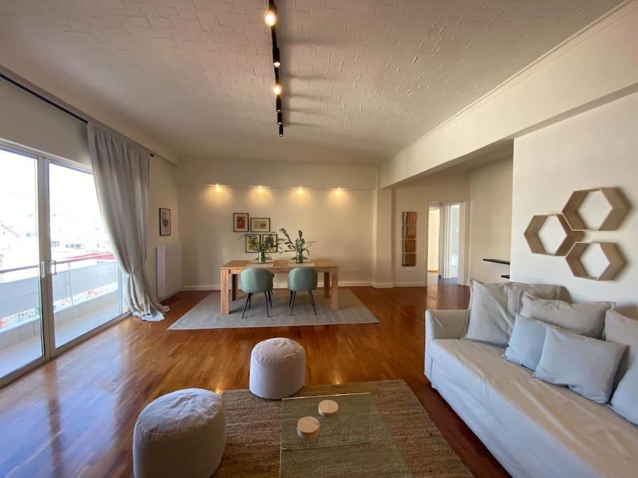 2-Bedroom Apartment In Athina Atene Esterno foto