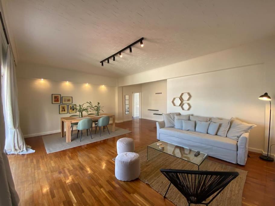 2-Bedroom Apartment In Athina Atene Esterno foto