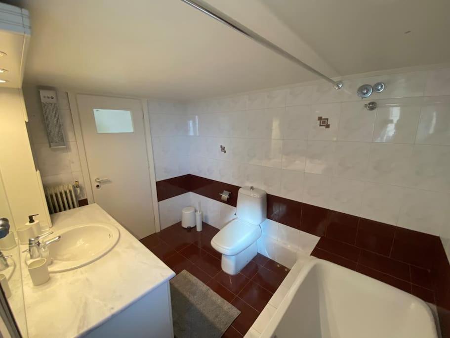 2-Bedroom Apartment In Athina Atene Esterno foto