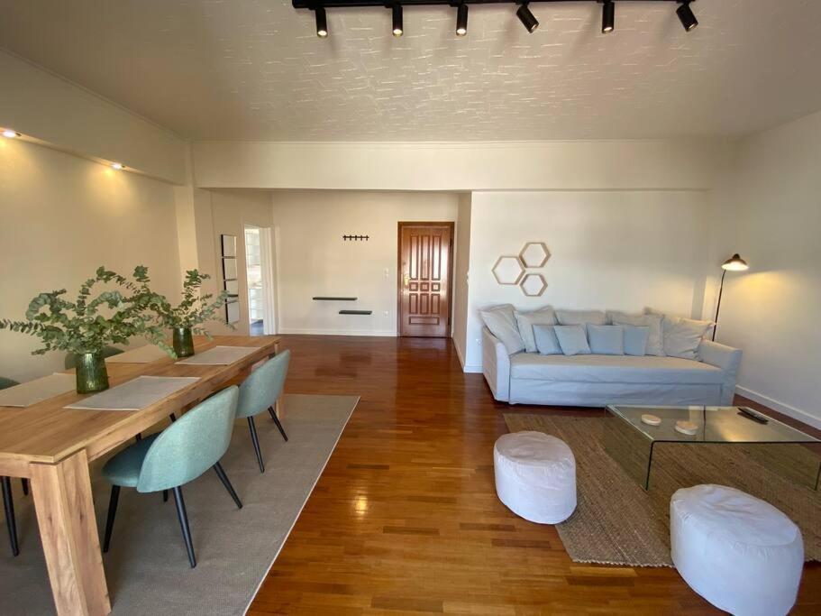 2-Bedroom Apartment In Athina Atene Esterno foto
