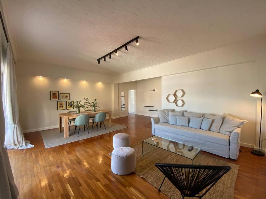 2-Bedroom Apartment In Athina Atene Esterno foto